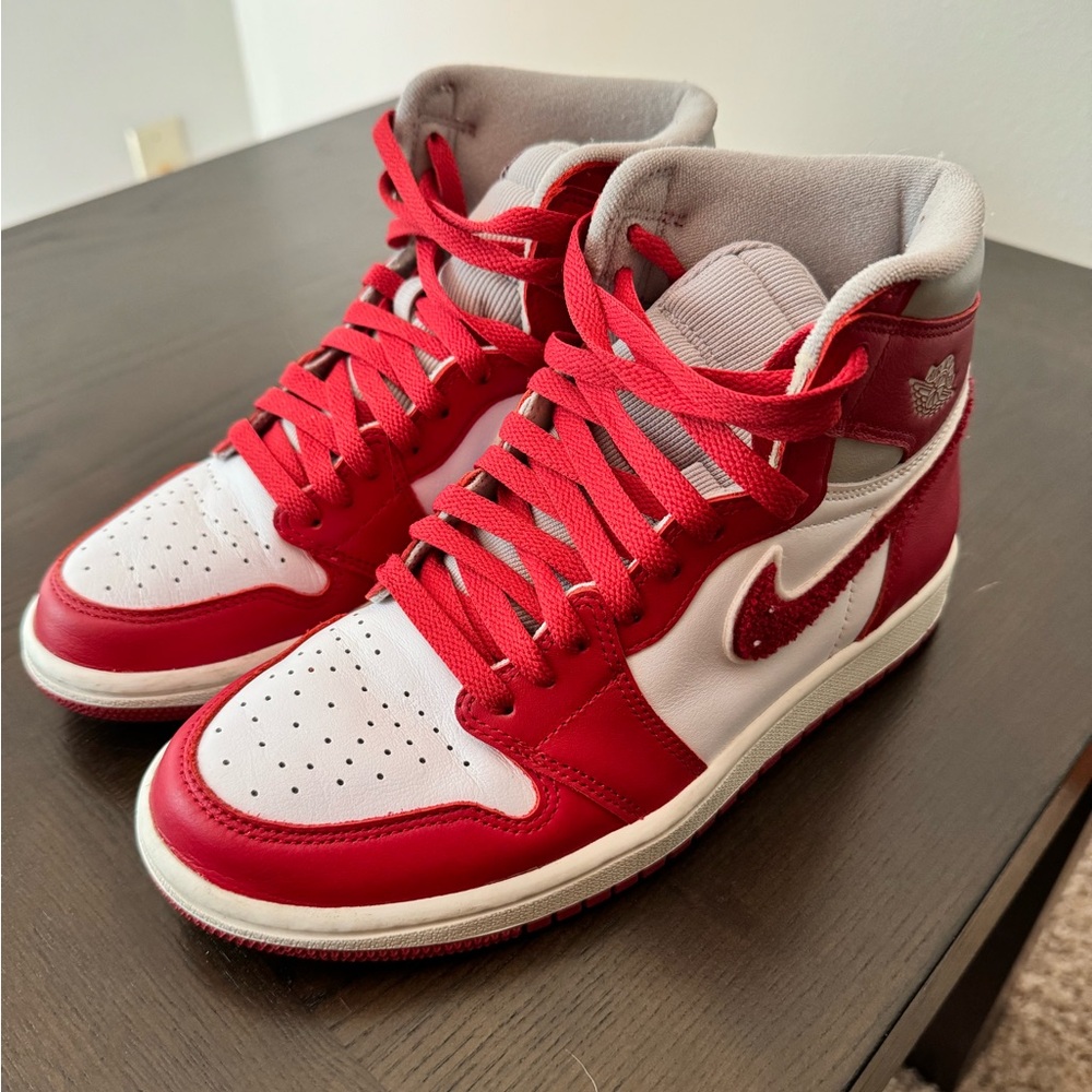 Women’s Air Jordan 1 Varsity Red- Size 7
